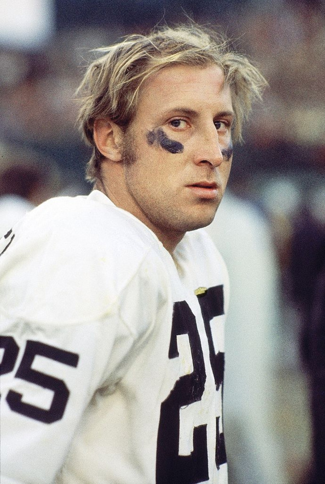 Fred Biletnikoff: A Legend Whose Legacy Extends Beyond the Sidelines